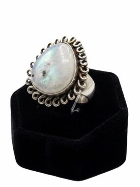 New 925 Sterling Silver Blue Flash Moonstone Uncommon Artisan Uncommon Ring